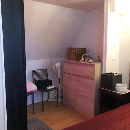L'hote De La Chaussee De Lille Guest house *